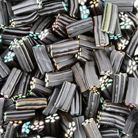 Filled licorice barrels